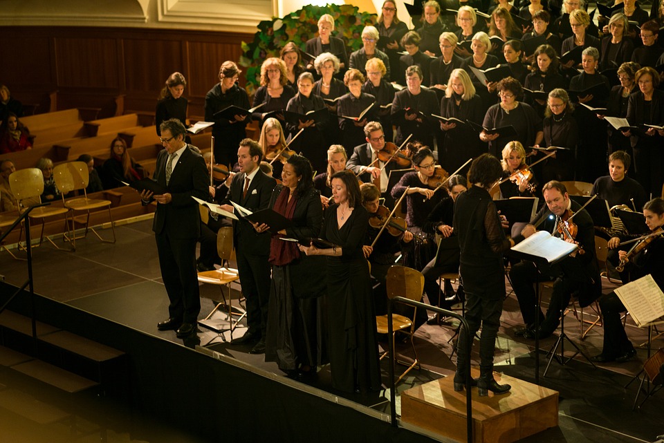 swayne-johnson-sponsors-carols-at-christmas